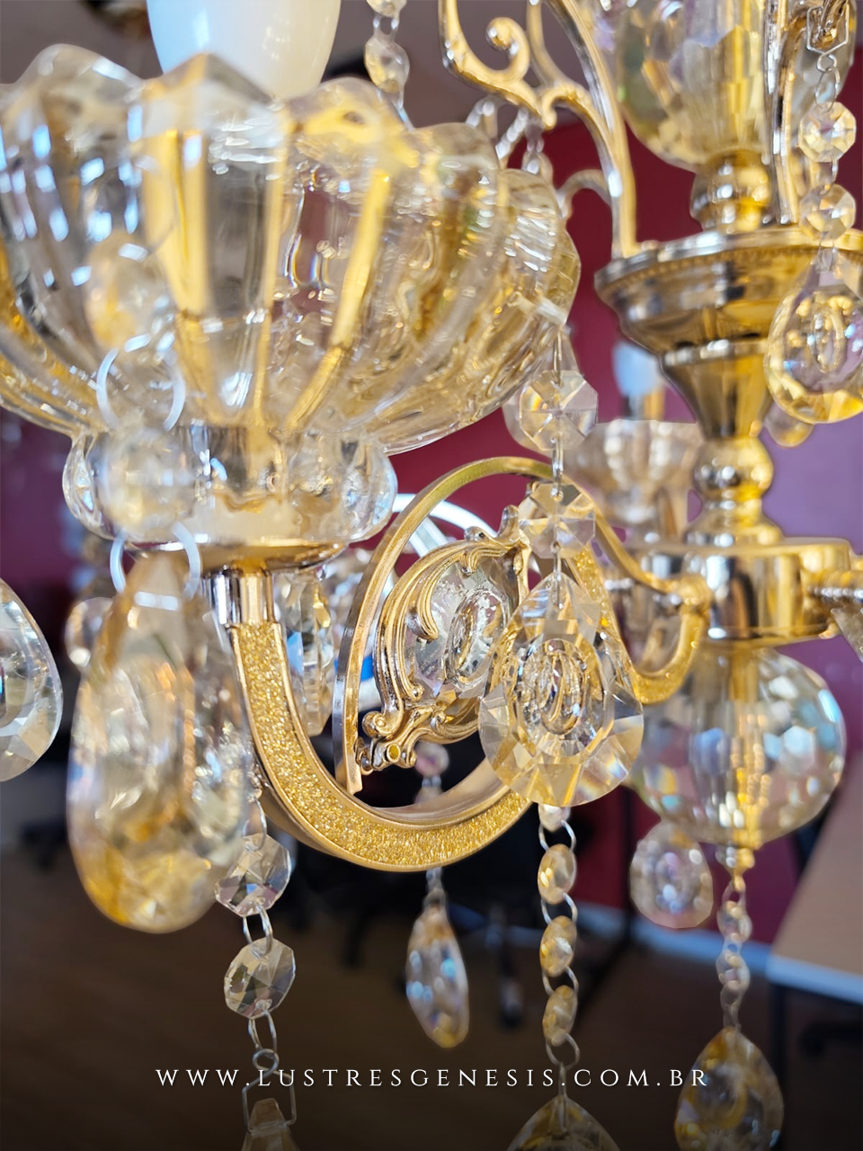 Lustre de Cristal Ge&oacute;rgia Cl&aacute;ssico Dourado Cristal &Acirc;mbar 5 Bra&ccedil;os